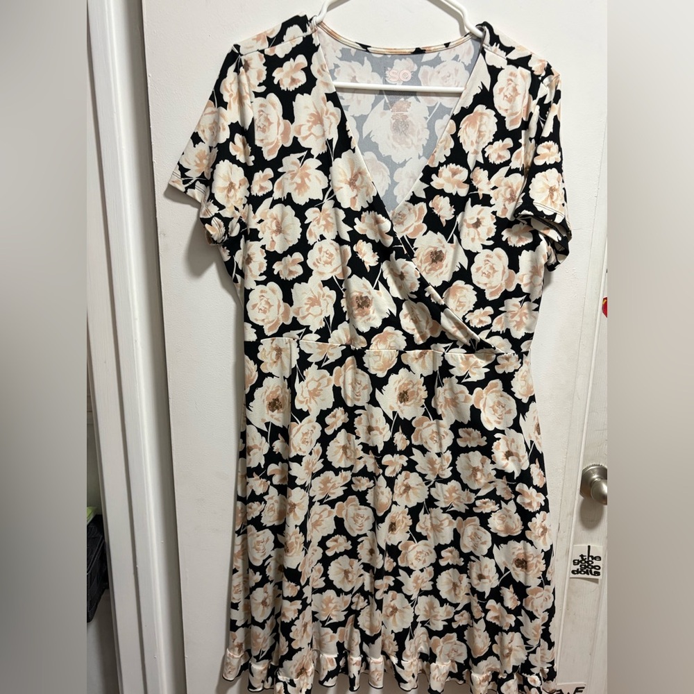 SO Black and Cream Floral Midi Dress